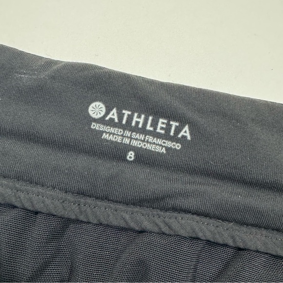 Athleta Trekkie 4 Inch Shorts Black Ripstop Size 8 - Picture 4 of 7
